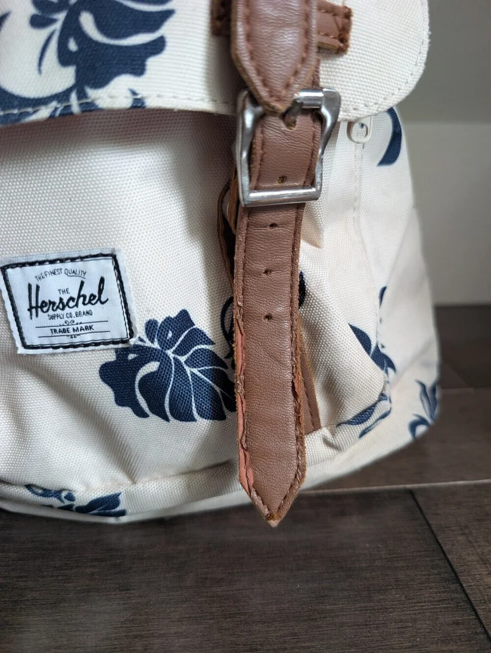 Herschel - Little America - Tropical Flora 30L - Picture 3 of 8
